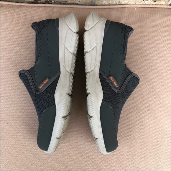 Skechers Men's Gray Charcoal Memory Foam Extra Wide Fit Slip-on Loafer 9.5 - Picture 9 of 13